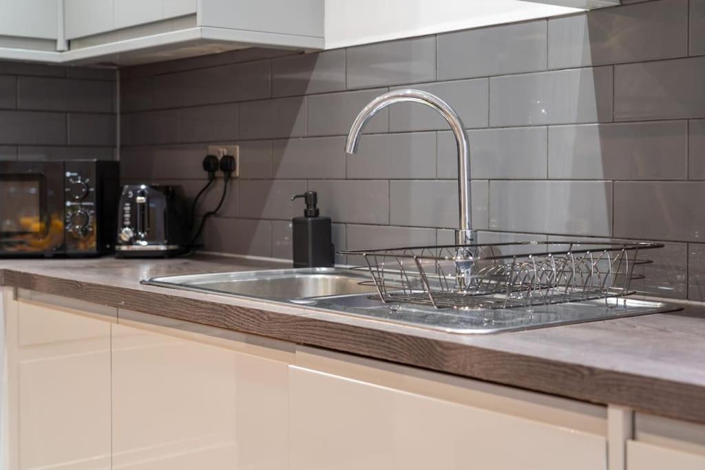 Urban Comfort Getaway- Leicester City Centre ภายนอก รูปภาพ