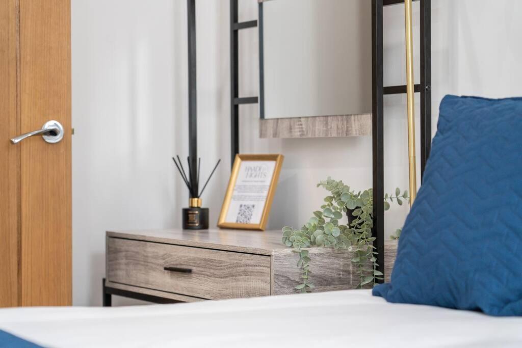 Urban Comfort Getaway- Leicester City Centre ภายนอก รูปภาพ